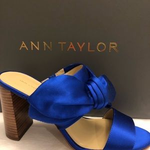 Ann Taylor Oriana Satin Bow Block Heel